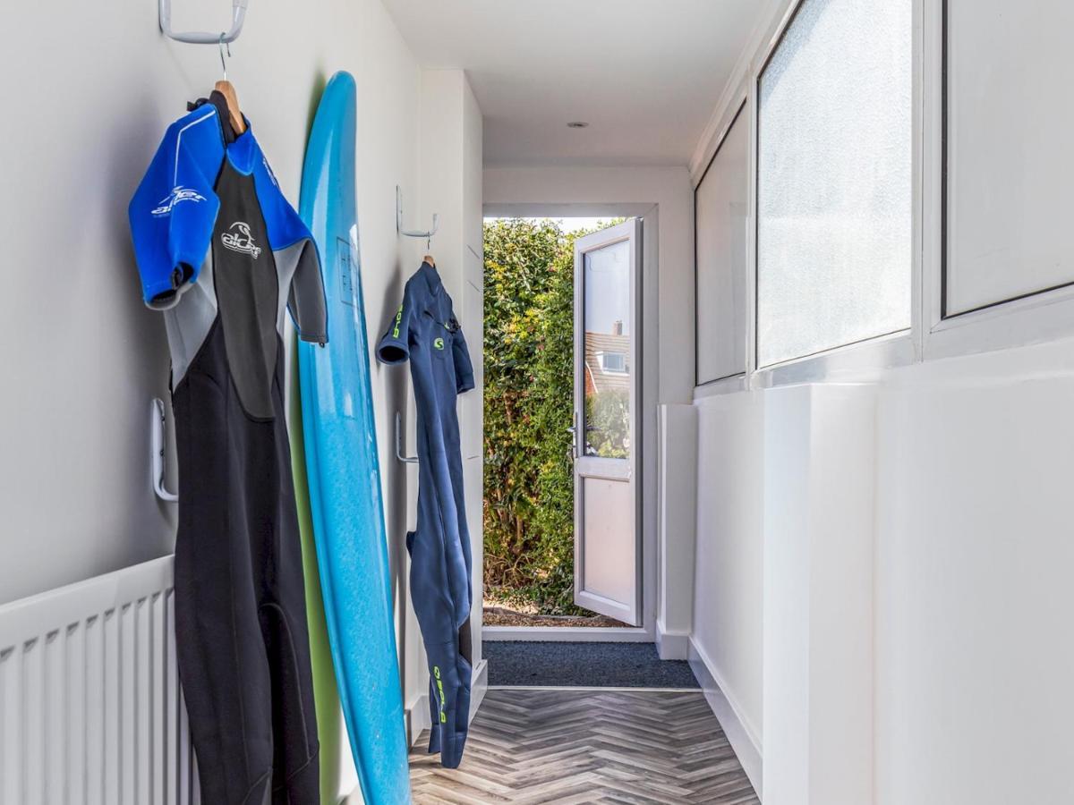Pass The Keys Charming Chalet A Stones Throw From The Beach Chichester Bagian luar foto